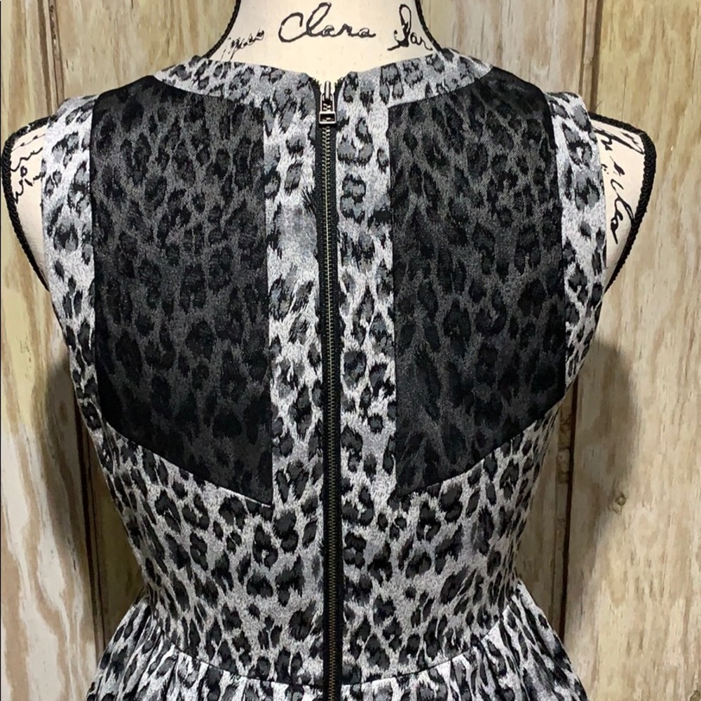 Taylor Dress - Picture 3 of 8